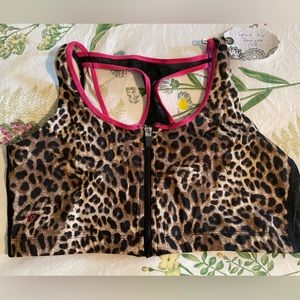 Ruby Ribbon Sports Zip Demi size 42